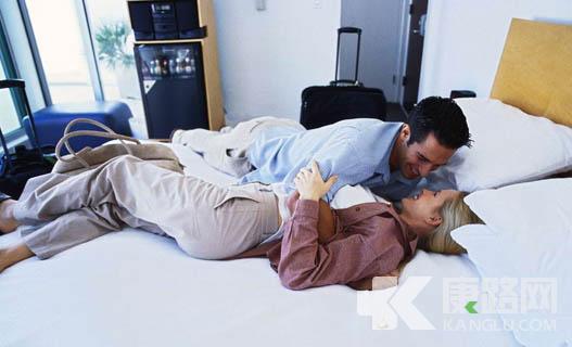 �������L������