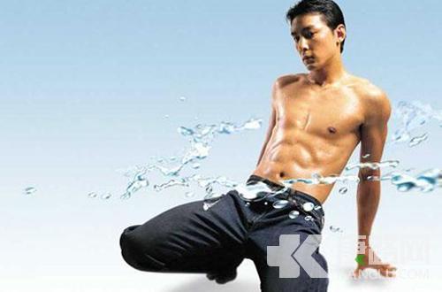 �Ե�̫r�����M�н��g