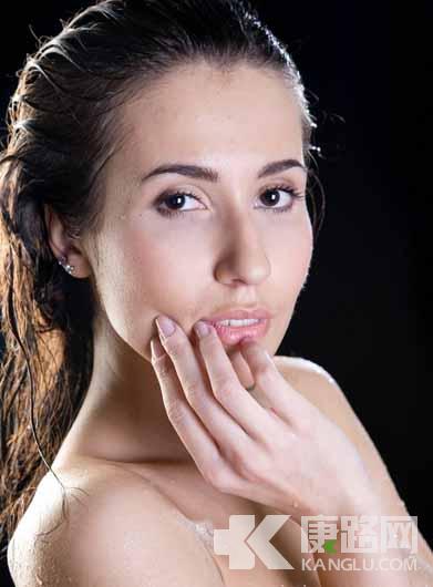 ���`�^֮����Ť��