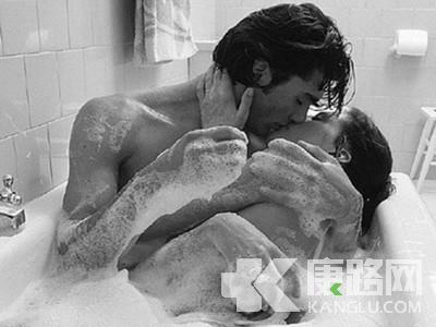 �������������M����